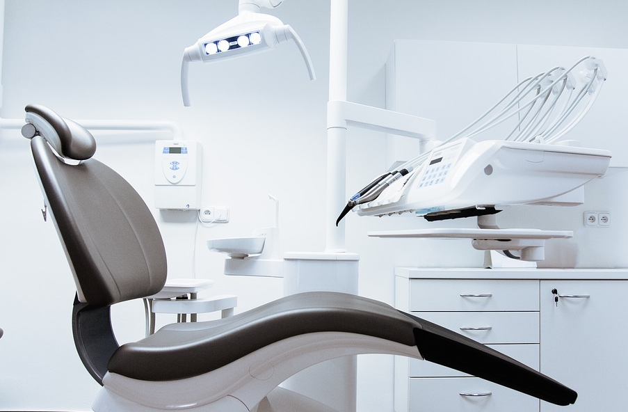 Dentiste pour Soigner ces gencives enflammées et douloureuses à Martigues