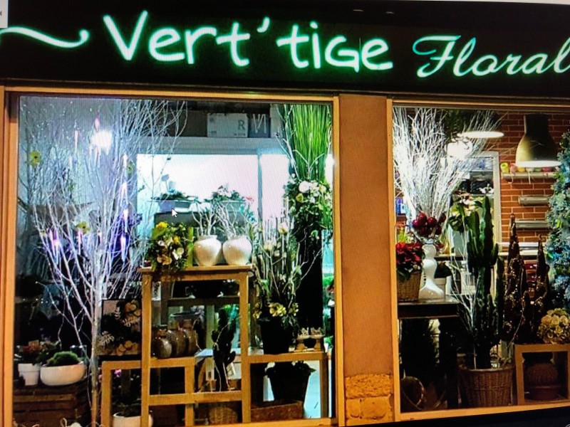 Artisan fleuriste spécialisé dans les bouquets de mariage  Septemes les vallons proche de plan de campagne  Vert tige