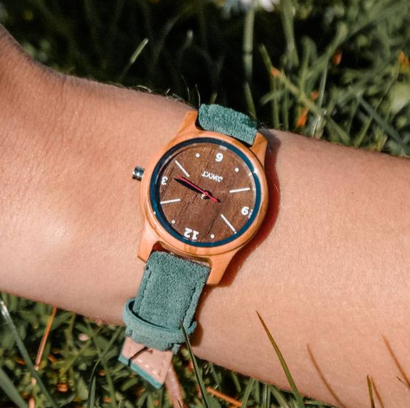 Acheter une montre en bois personnalisable pour homme et femme à Lyon