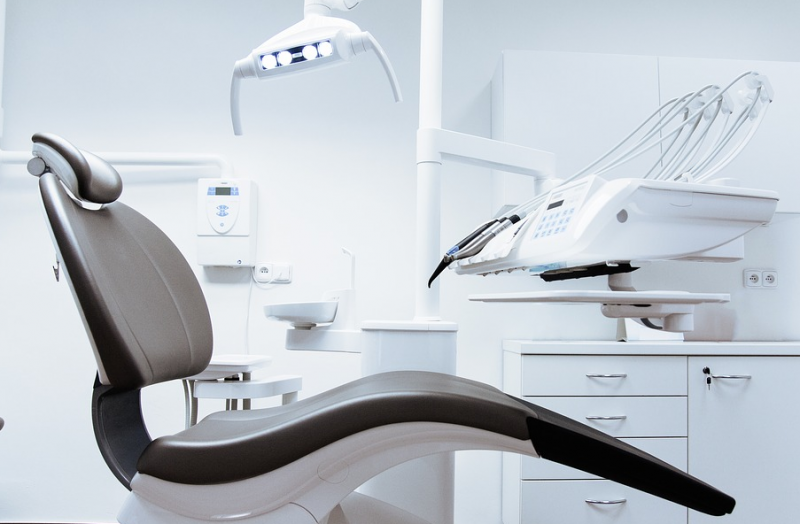 Dentiste pour Soigner ces gencives enflammées et douloureuses à Martigues