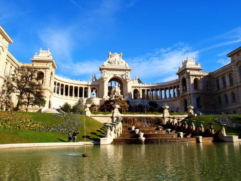 Quand peut-on entrer dans le palais Longchamp du 4eme arrondissement ? 