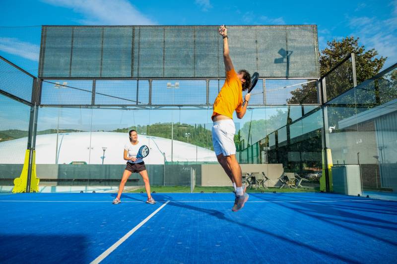 Pourquoi le padel séduit autant les Marseillais ?